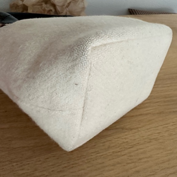 Burberry's Handbag - Picture 15 of 15